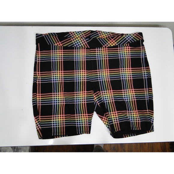 torrid Pants - TORRID Women's Black‎ With Plaid Pride Design Pull-On Shorts; Size 5